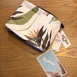 Aloha Collection Travel Pouch NEW